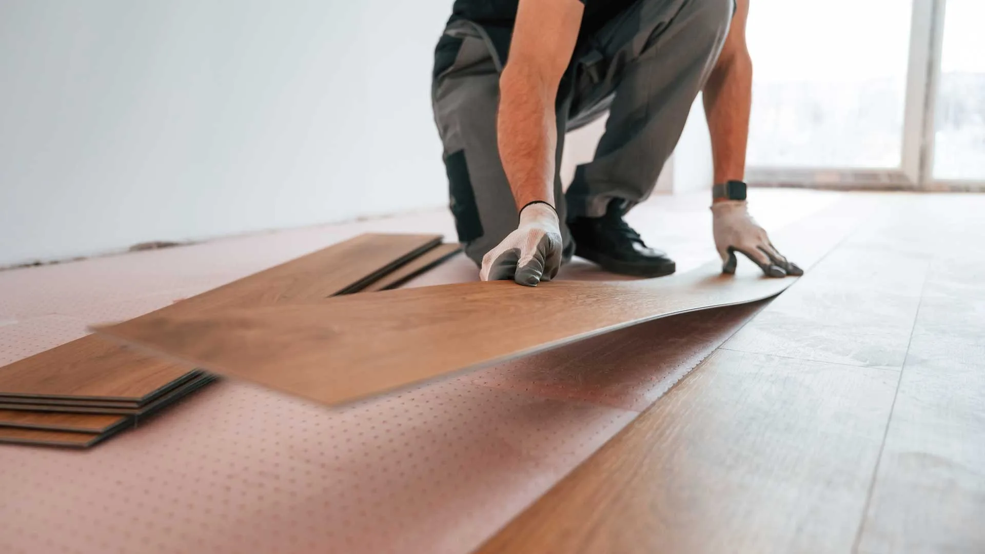 The best professional flooring installer in lake norman installs vinyl plank flooring.